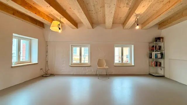 7 Zimmer Wohnung mit 218 m² in Brandenburg an der Havel – Bild 2