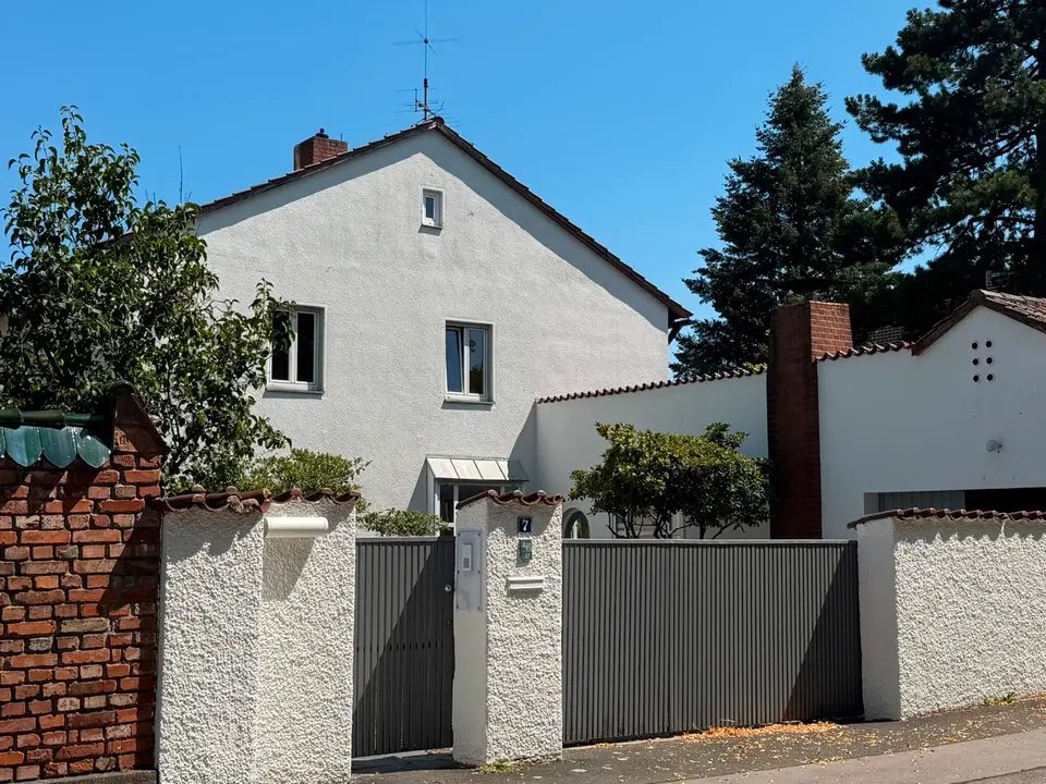 8 Zimmer Haus mit 220 m² in Ansbach – Bild 1