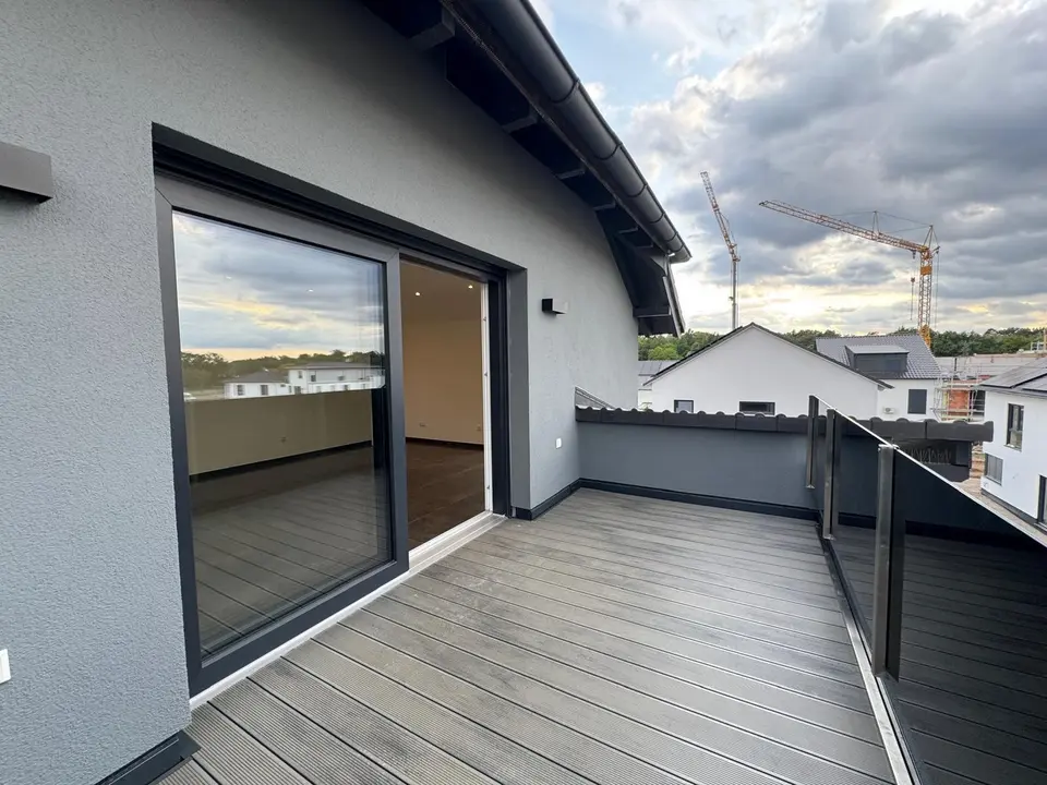 9 Zimmer Wohnung mit 235 m² in Aschaffenburg – Bild 4