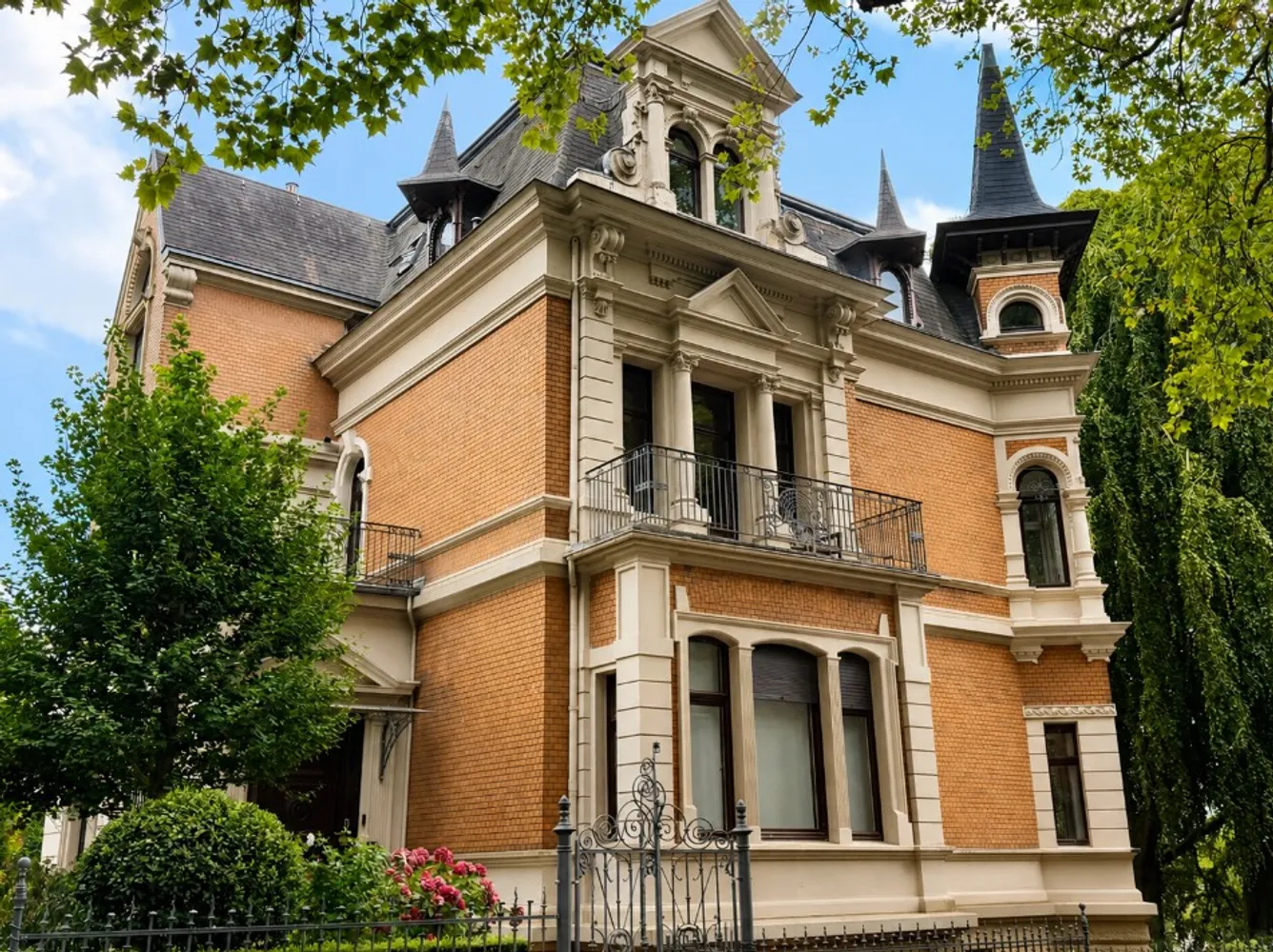 4 Zimmer Wohnung mit 170 m² in Wuppertal – Bild 1