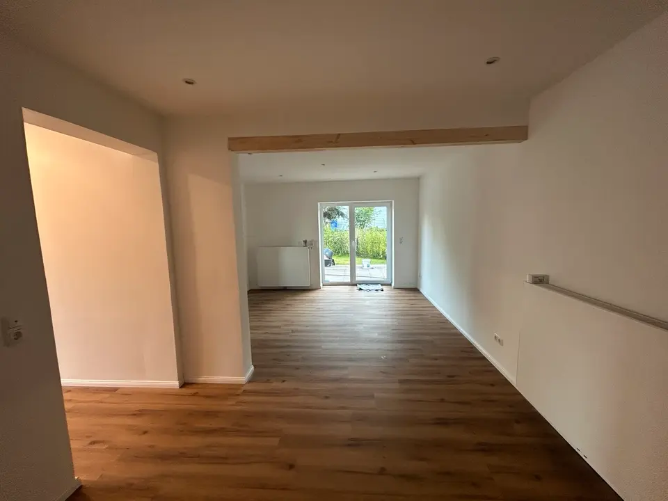 6 Zimmer Wohnung mit 130 m² in Bremerhaven – Bild 2