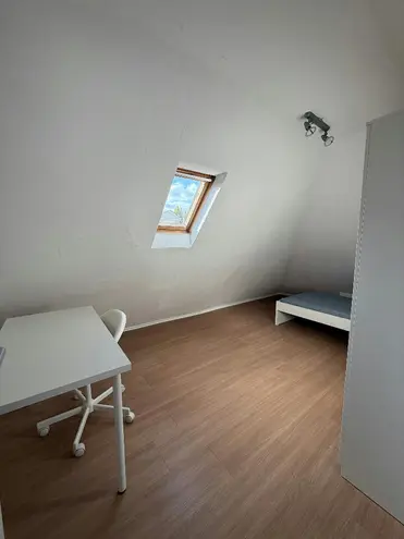 WG-Zimmer mit 16 m² in Stuttgart – Bild 1
