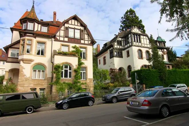 4 Zimmer Wohnung mit 189 m² in Stuttgart – Bild 1