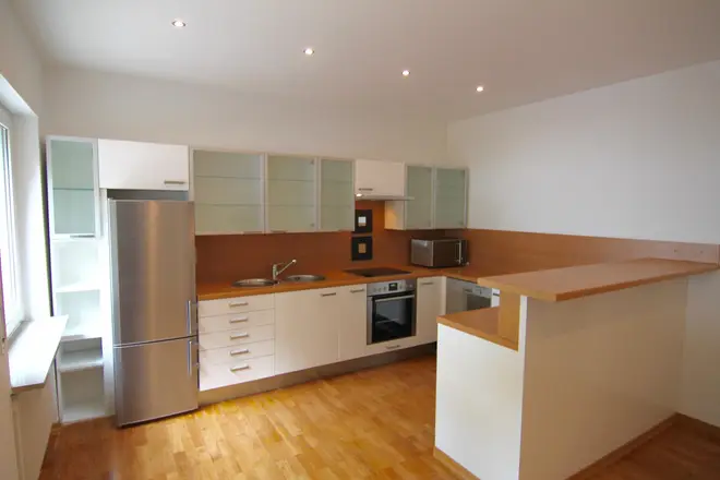 4 Zimmer Wohnung mit 189 m² in Stuttgart – Bild 2