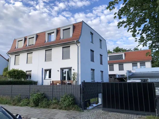 7 Zimmer Haus mit 240 m² in Berlin – Bild 1