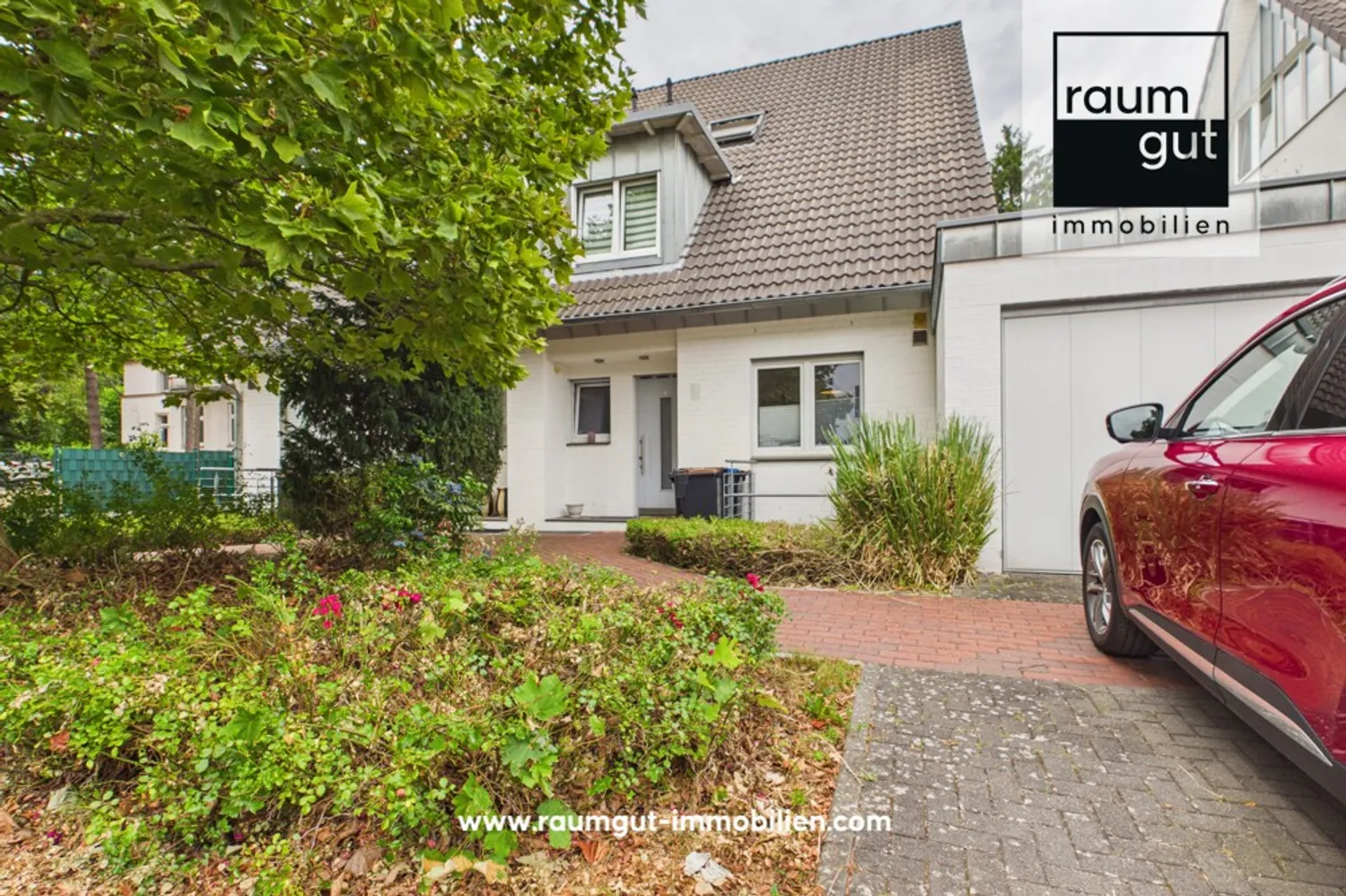 7 Zimmer Haus mit 221 m² in Düsseldorf – Bild 1