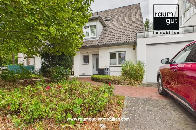 7 Zimmer Haus mit 221 m² in Düsseldorf – Bild 1