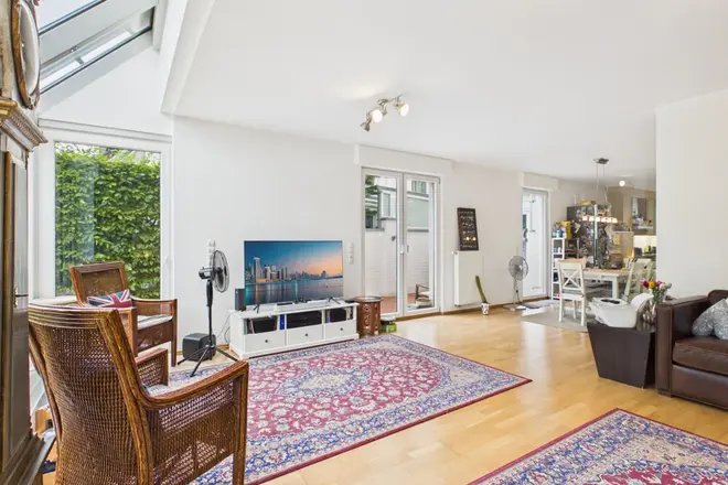 7 Zimmer Haus mit 221 m² in Düsseldorf – Bild 3