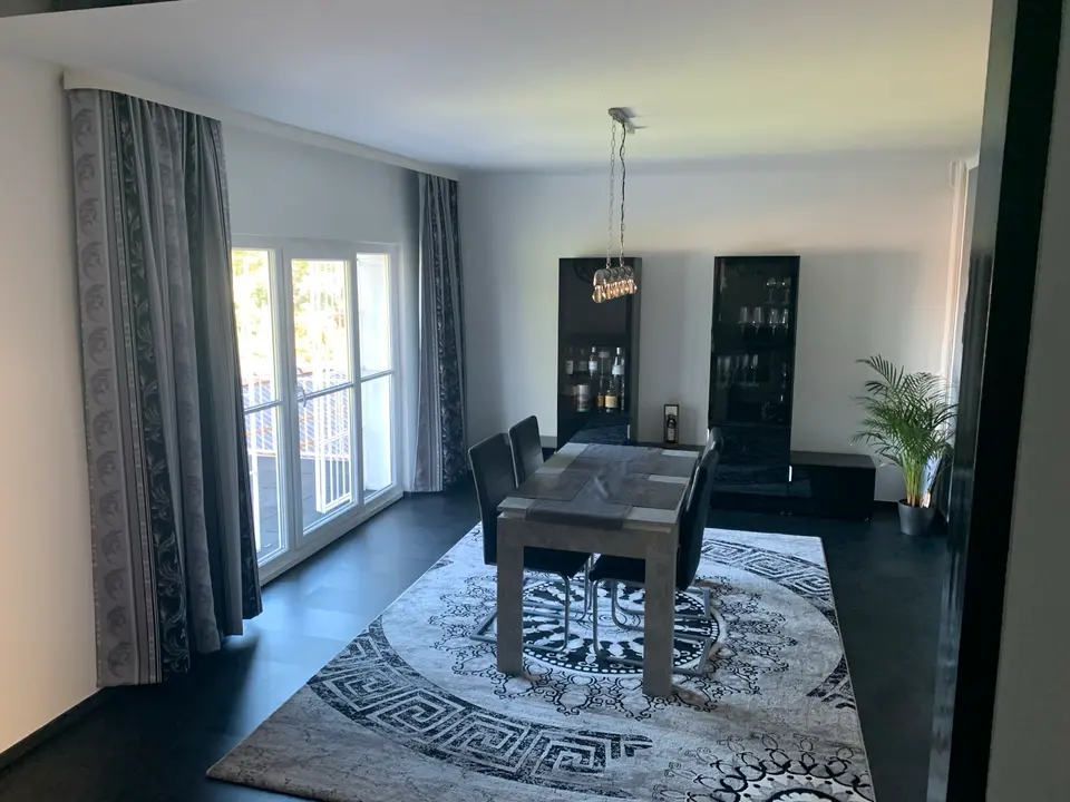 6 Zimmer Wohnung mit 155 m² in Saarbrücken – Bild 4