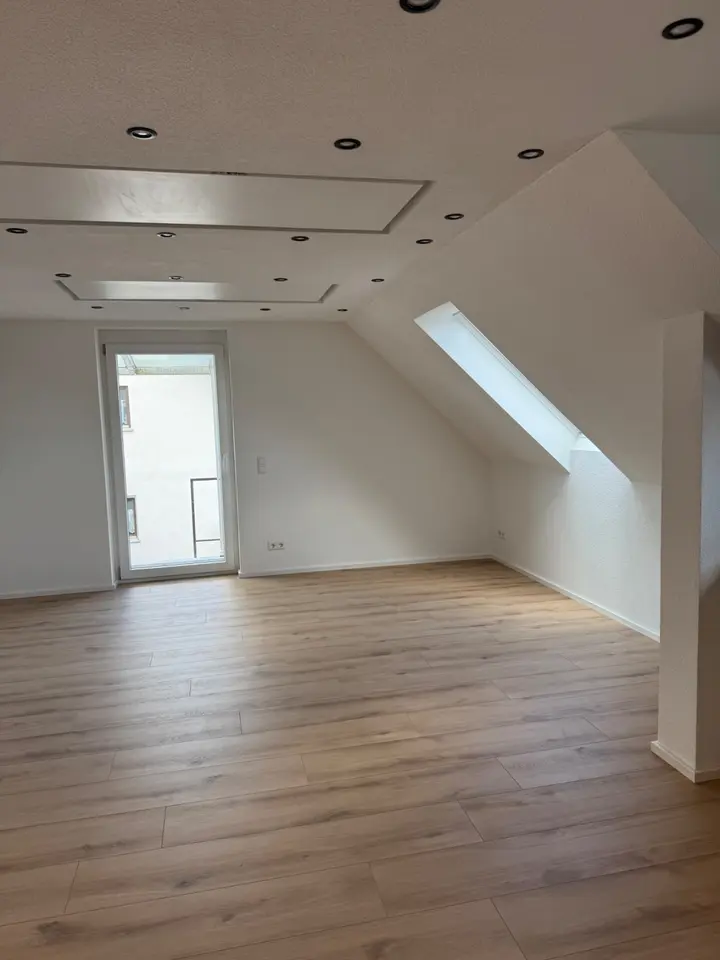 5 Zimmer Wohnung mit 99 m² in Weingarten – Bild 1
