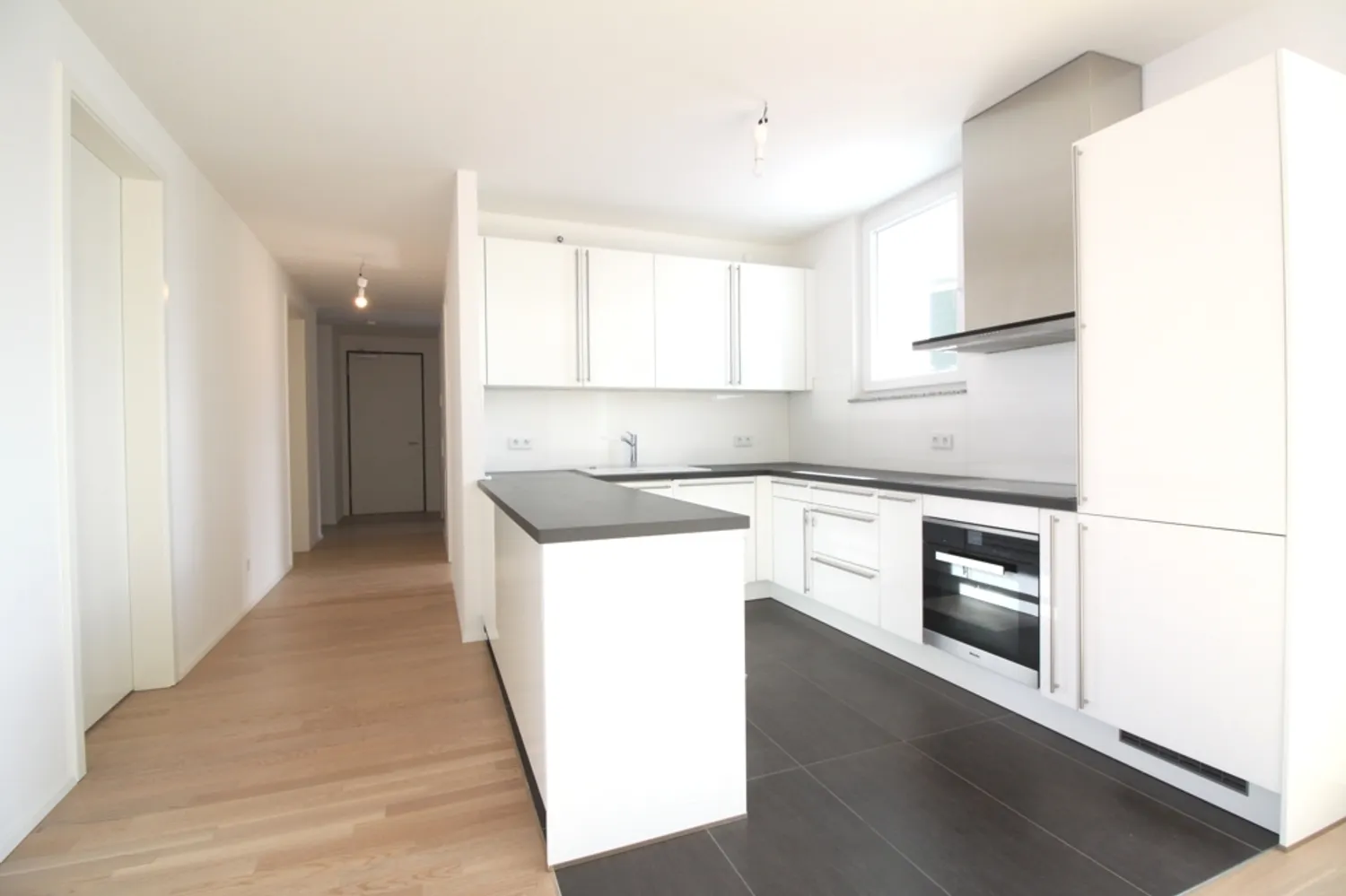 4 Zimmer Wohnung mit 140 m² in Frankfurt am Main – Bild 3