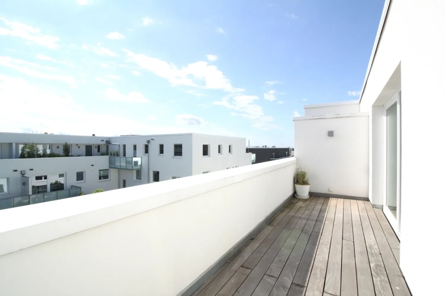 4 Zimmer Wohnung mit 140 m² in Frankfurt am Main – Bild 8