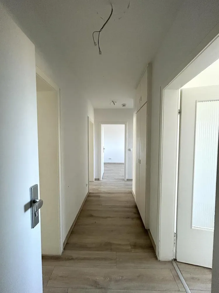 3 Zimmer Wohnung mit 74 m² in Leverkusen – Bild 2