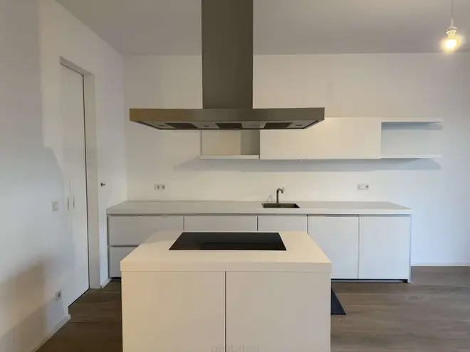 2 Zimmer Wohnung mit 81 m² in Hamburg – Bild 4