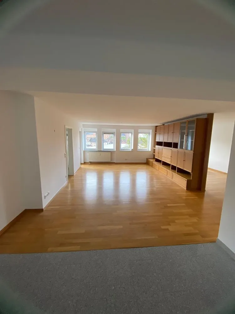 4 Zimmer Wohnung mit 148 m² in Aschaffenburg – Bild 2