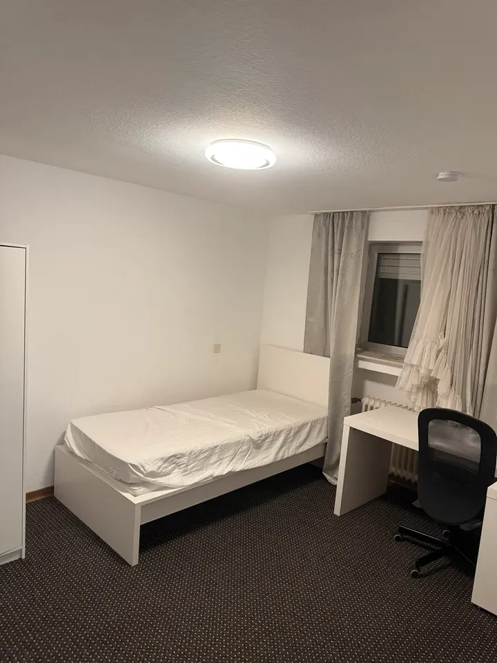 12 Zimmer Wohnung mit 280 m² in Düren – Bild 1