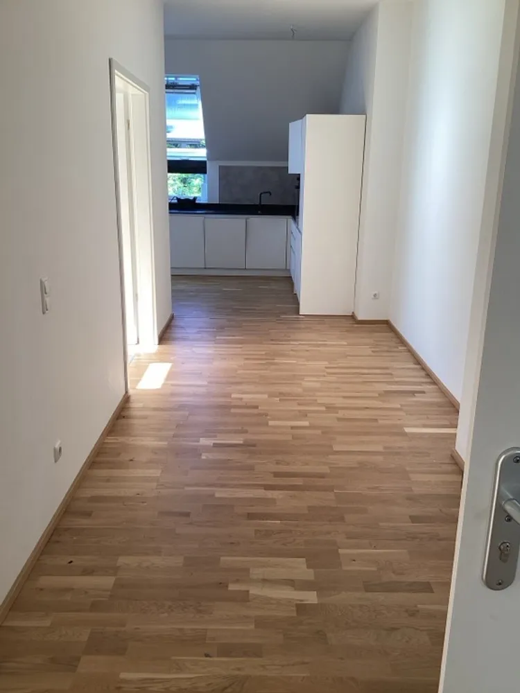 3 Zimmer Wohnung mit 96 m² in München – Bild 3