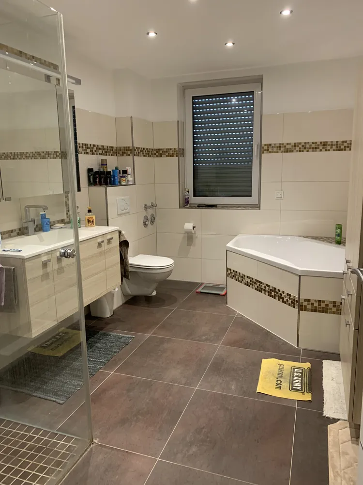 4 Zimmer Wohnung mit 150 m² in Wiesbaden – Bild 2