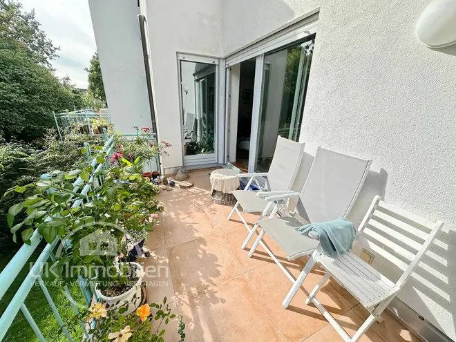 4 Zimmer Wohnung mit 130 m² in Frankfurt am Main – Bild 1