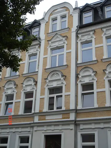 4 Zimmer Wohnung mit 104 m² in Halle (Saale) – Bild 1