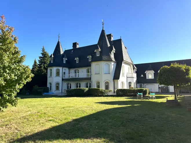 13 Zimmer Haus mit 680 m² in Hannover – Bild 1