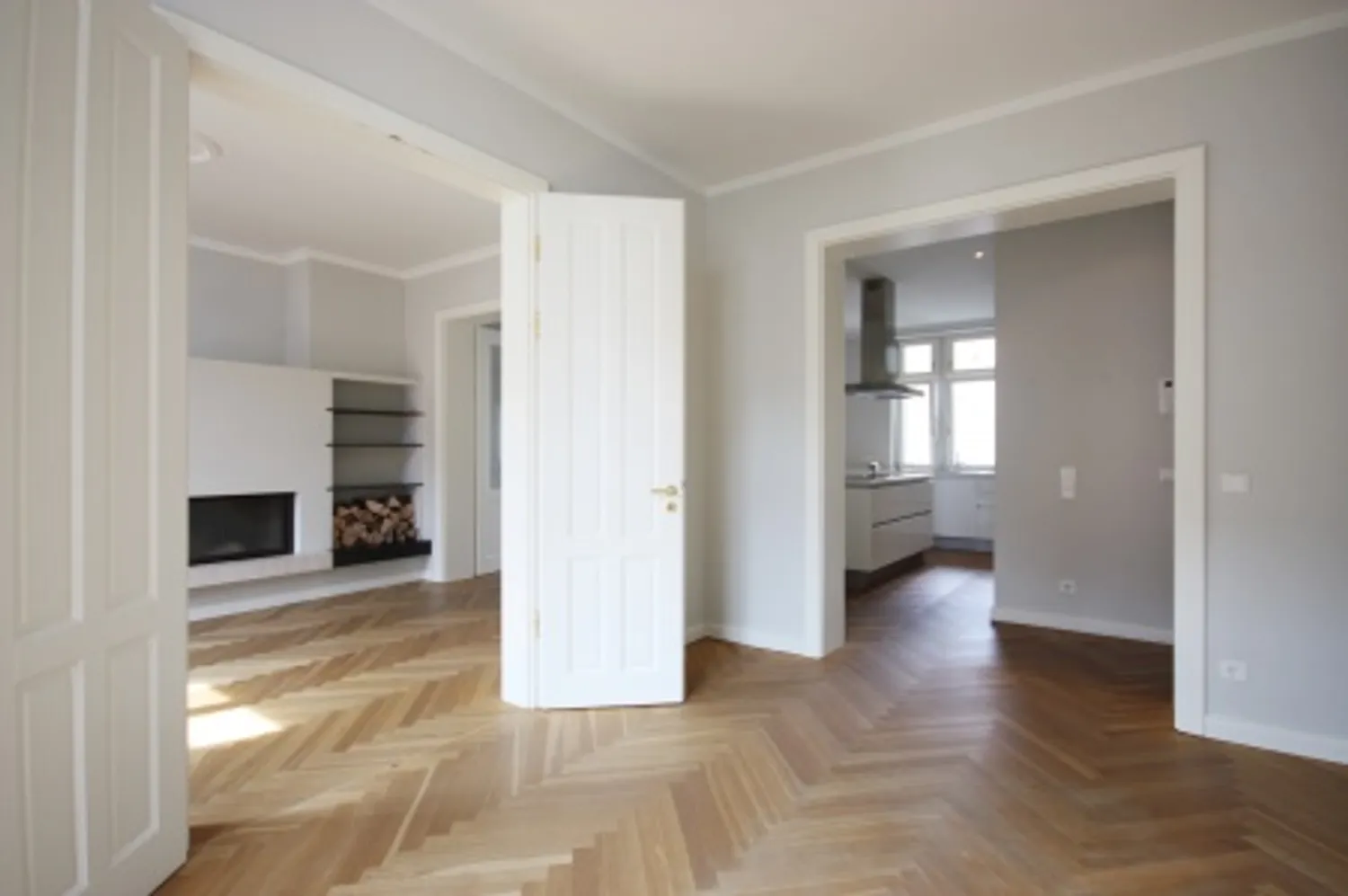 5 Zimmer Wohnung mit 131 m² in Frankfurt am Main – Bild 1