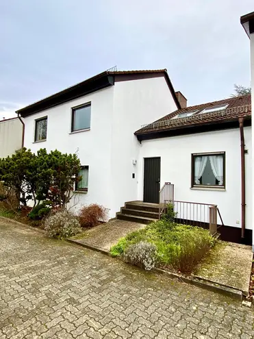 8 Zimmer Haus mit 180 m² in Karlsruhe – Bild 2