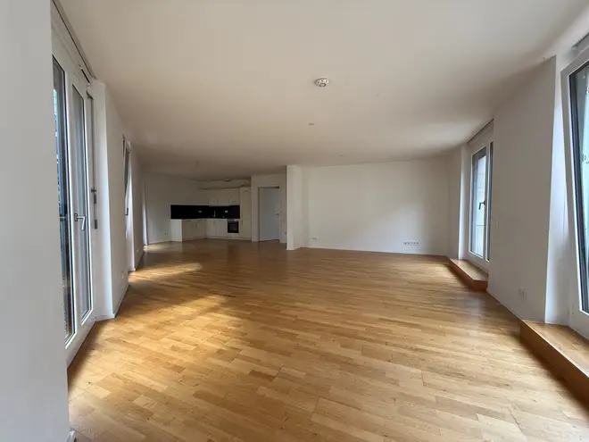 3 Zimmer Wohnung mit 130 m² in Stuttgart – Bild 1