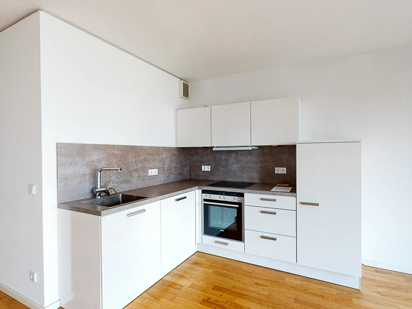 4 Zimmer Wohnung mit 124 m² in Frankfurt am Main – Bild 2