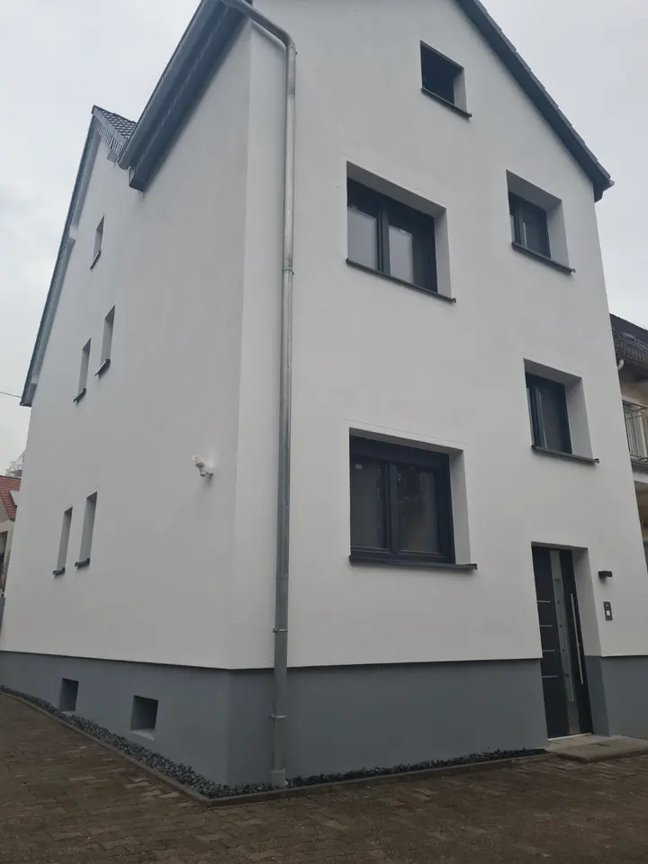 12 Zimmer Haus mit 210 m² in Frankfurt am Main – Bild 2