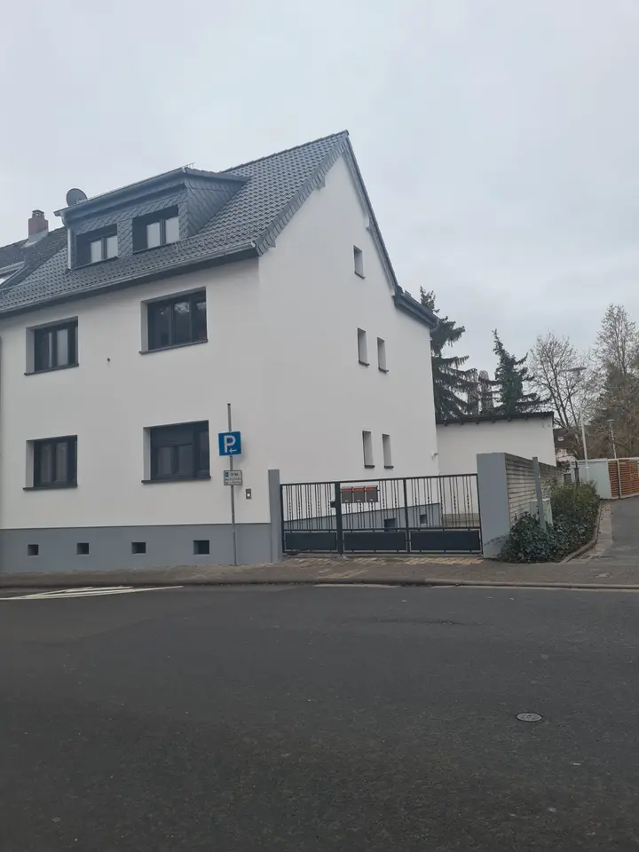 12 Zimmer Haus mit 210 m² in Frankfurt am Main – Bild 3