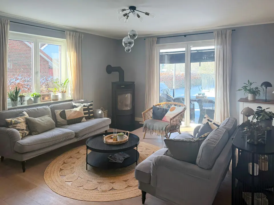 8 Zimmer Haus mit 250 m² in Neumünster – Bild 1