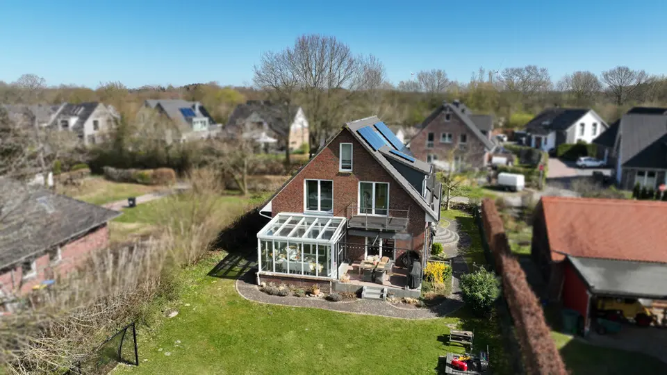 8 Zimmer Haus mit 250 m² in Neumünster – Bild 3