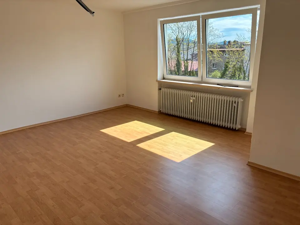 2 Zimmer Wohnung mit 80 m² in Cham – Bild 1