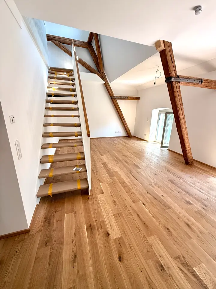 4 Zimmer Wohnung mit 135 m² in Würzburg – Bild 1