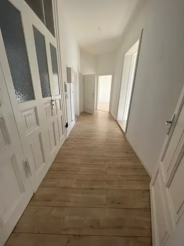 4 Zimmer Wohnung mit 120 m² in Magdeburg – Bild 2