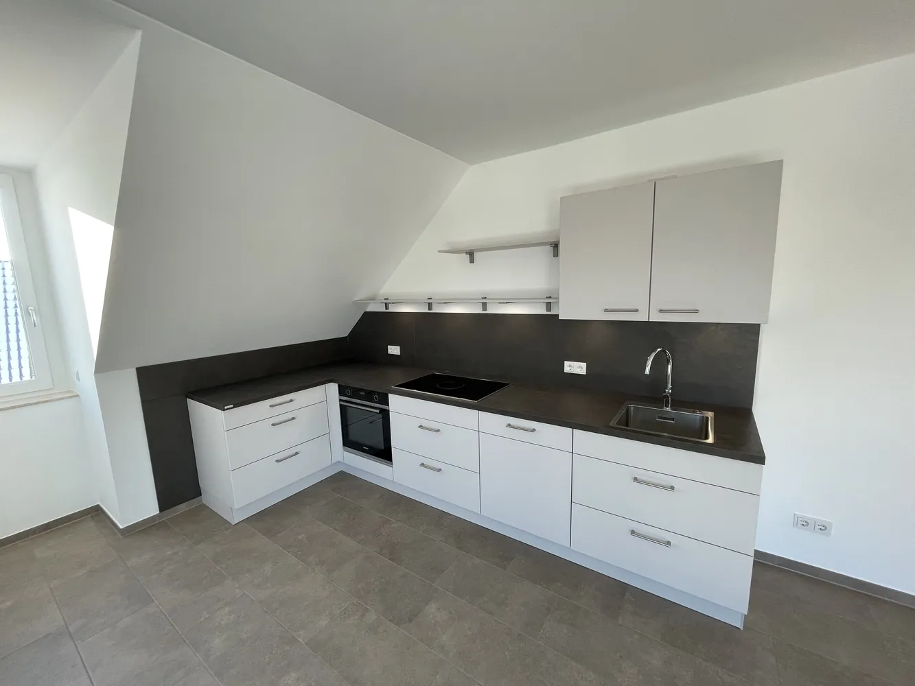 4 Zimmer Wohnung mit 110 m² in Regensburg – Bild 2