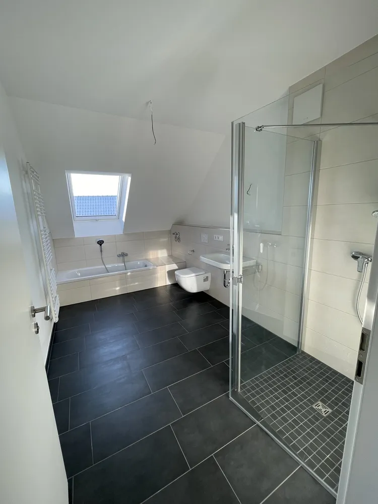 4 Zimmer Wohnung mit 110 m² in Regensburg – Bild 3