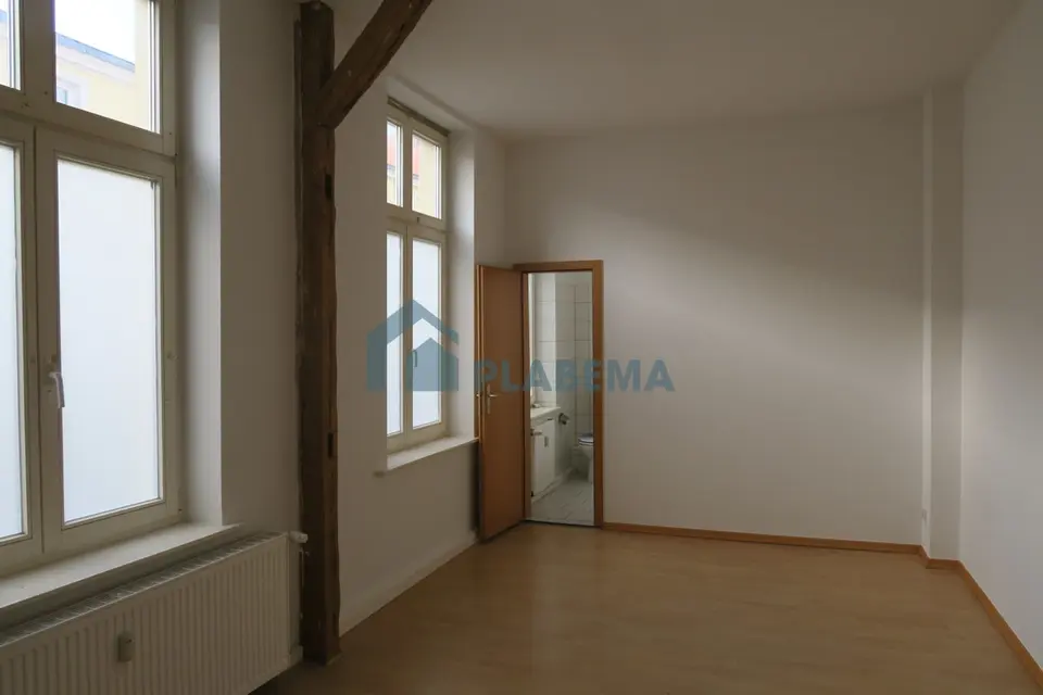 6 Zimmer Wohnung mit 196 m² in Schwerin – Bild 1