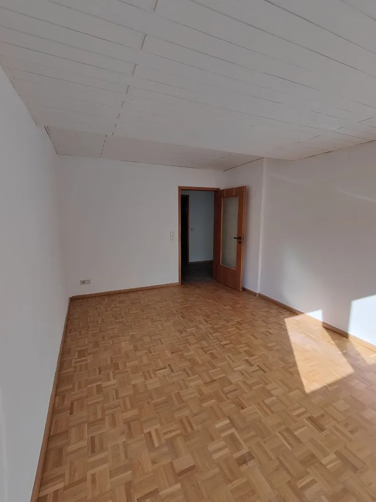 6 Zimmer Wohnung mit 141 m² in Bonn – Bild 3