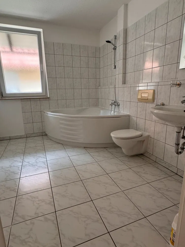 3 Zimmer Wohnung mit 101 m² in Baden-Baden – Bild 4