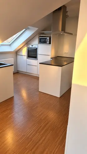 4 Zimmer Wohnung mit 111 m² in München – Bild 3