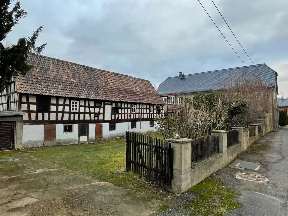 12 Zimmer Haus mit 220 m² in Halle (Saale) – Bild 3
