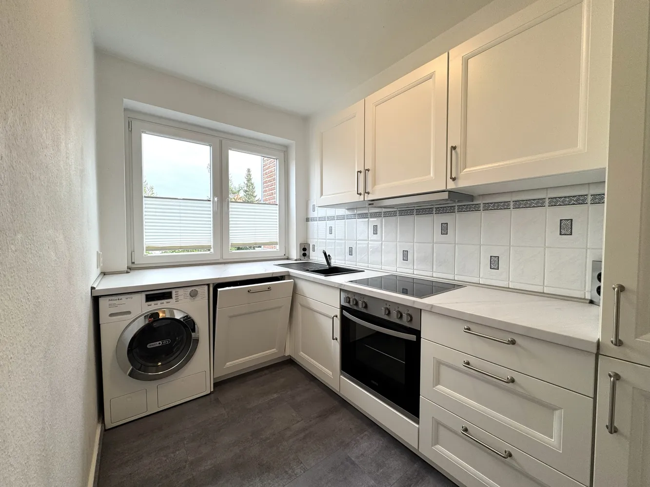 2 Zimmer Wohnung mit 60 m² in Lübeck – Bild 3