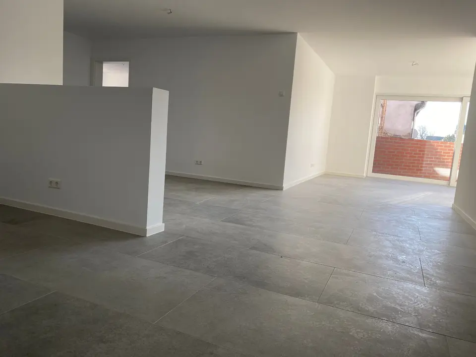 5 Zimmer Wohnung mit 127 m² in Aschersleben – Bild 1