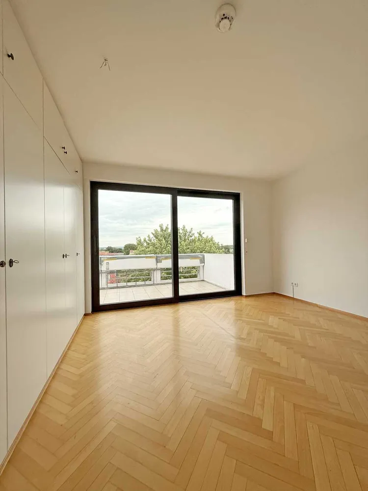 6 Zimmer Wohnung mit 200 m² in Oberursel (Taunus) – Bild 9