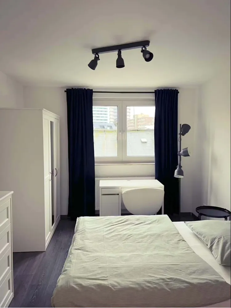 WG-Zimmer mit 30 m² in Frankfurt am Main – Bild 1