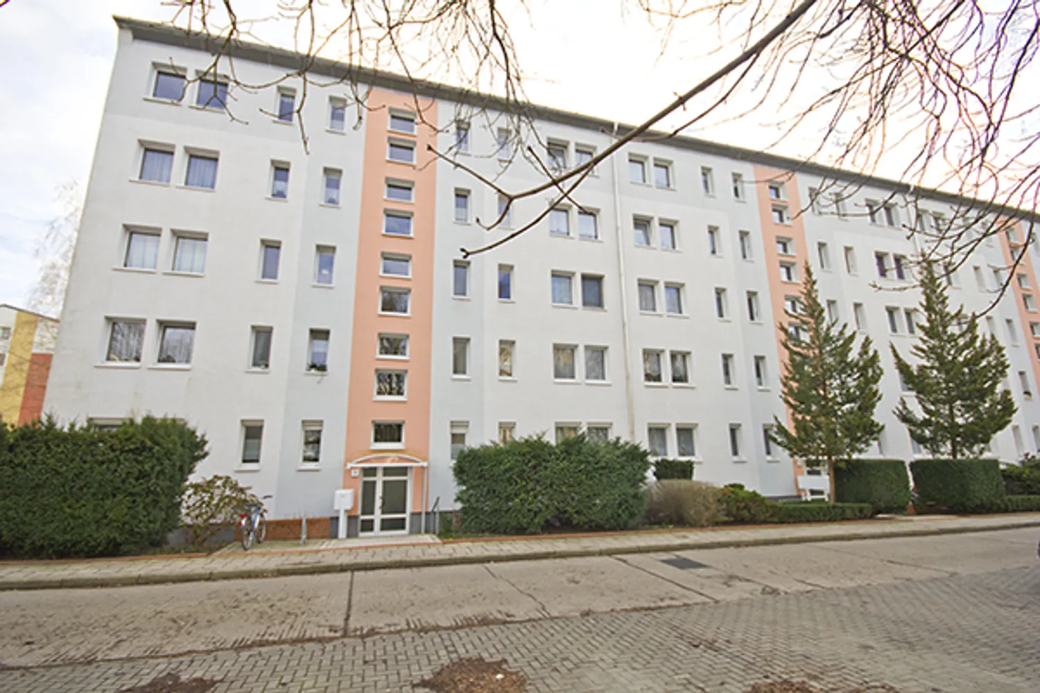 2 Zimmer Wohnung mit 40 m² in Halle (Saale) – Bild 2