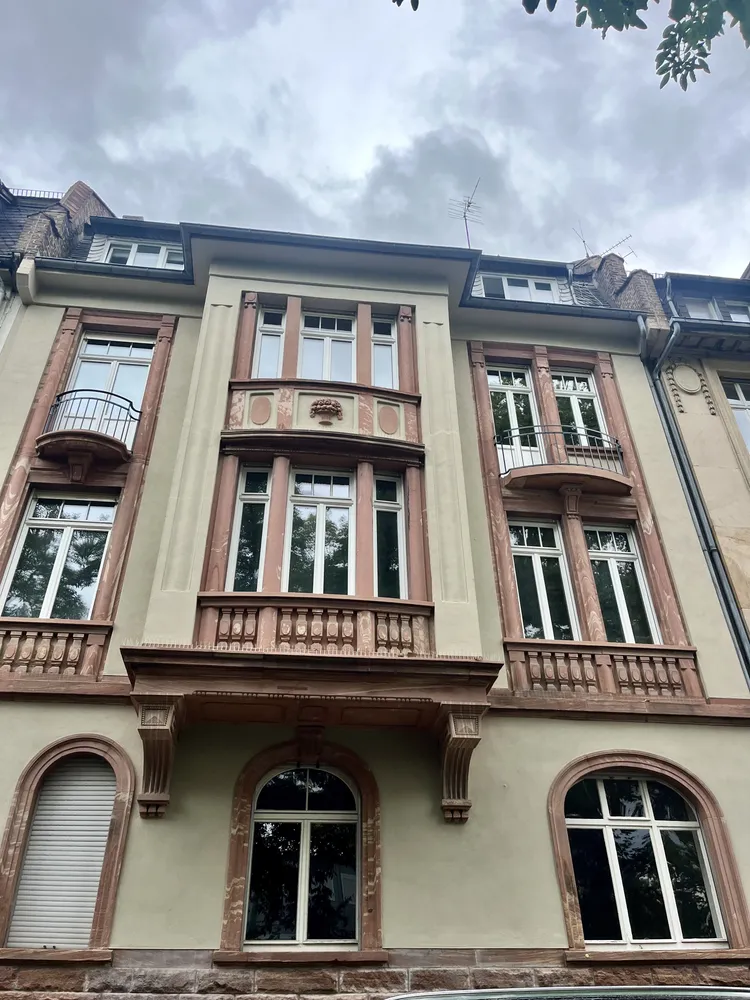 4 Zimmer Wohnung mit 120 m² in Frankfurt am Main – Bild 1