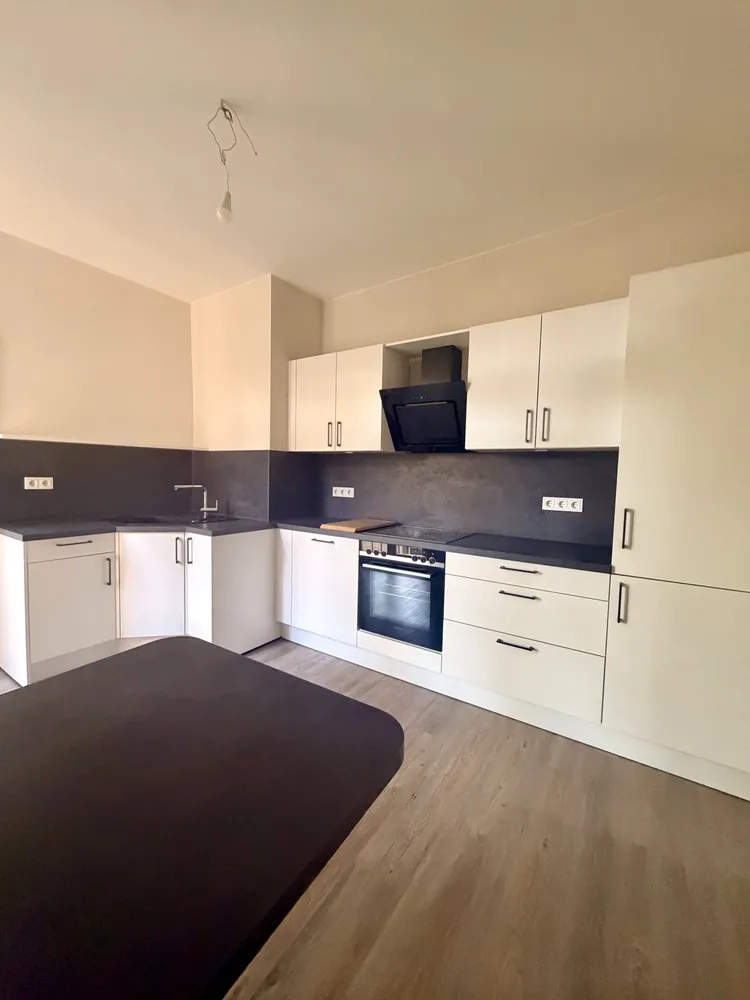 4 Zimmer Wohnung mit 120 m² in Frankfurt am Main – Bild 7
